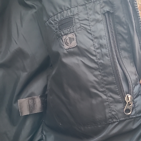 The North Face Women's Black Ski Jacket - Picture 15 of 17